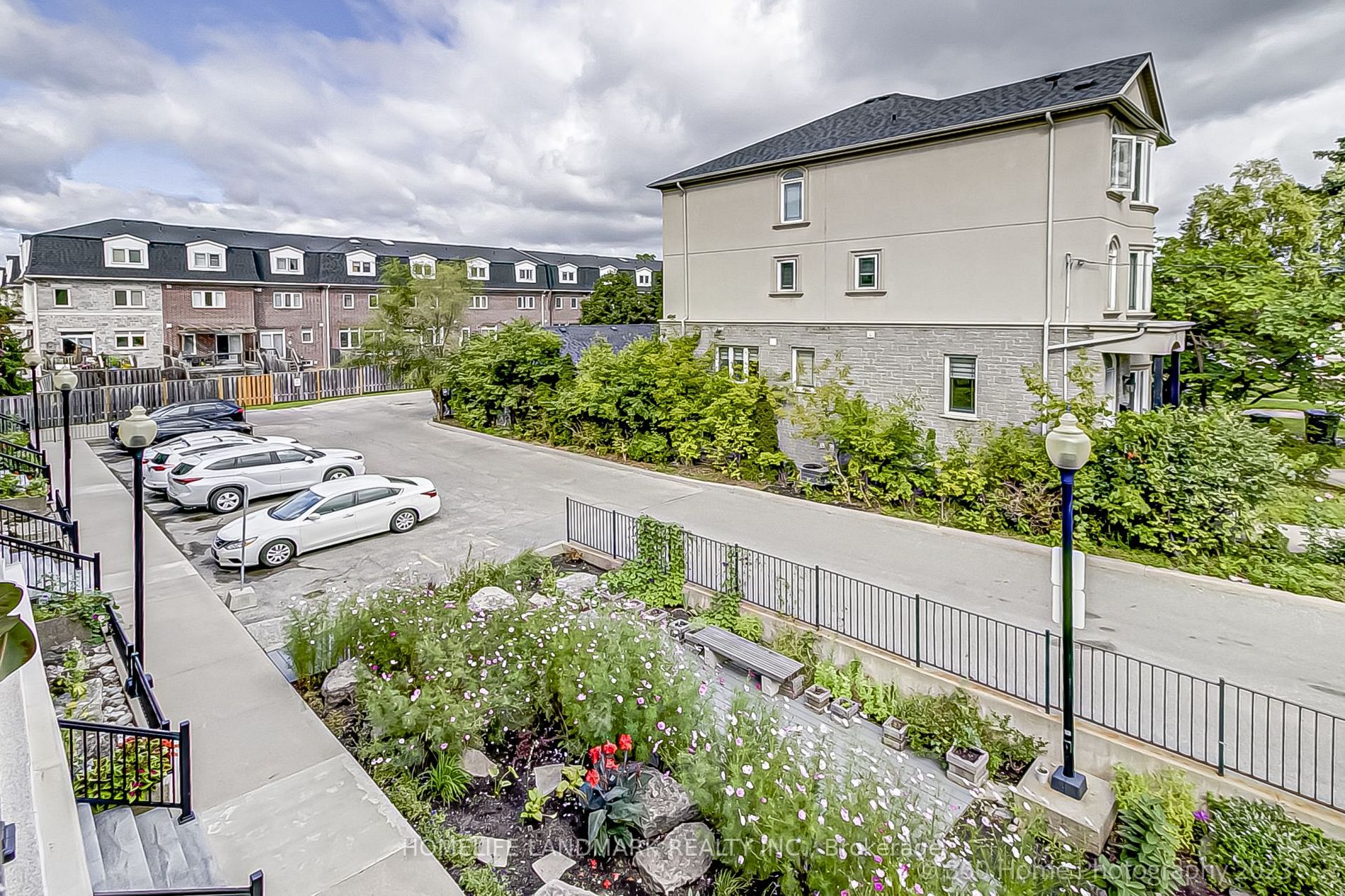118 Finch Ave W, #20