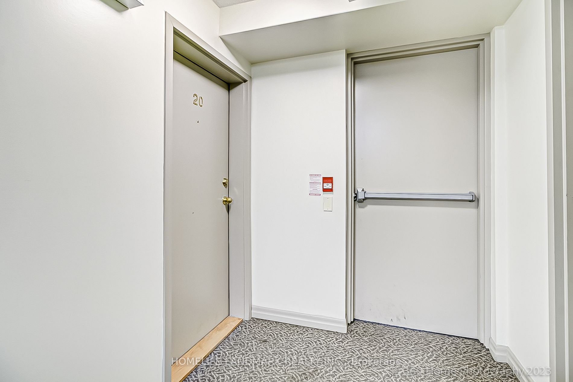 118 Finch Ave W, #20
