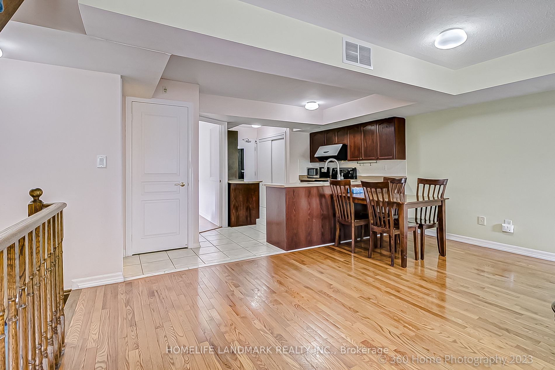 118 Finch Ave W, #20
