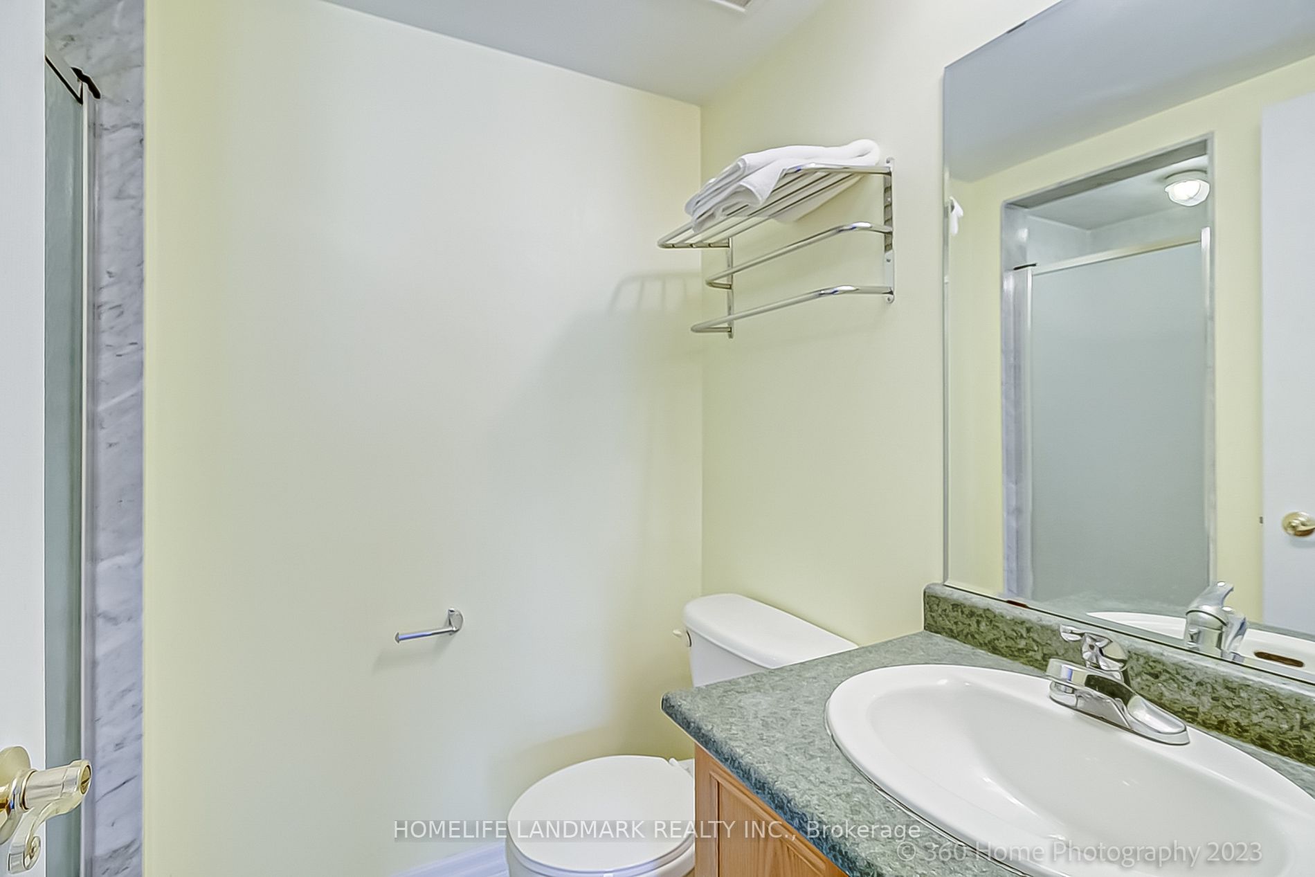 118 Finch Ave W, #20