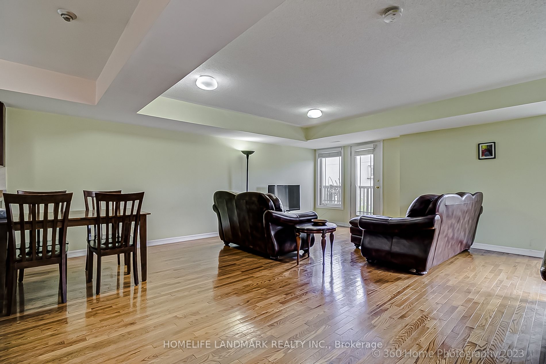 118 Finch Ave W, #20