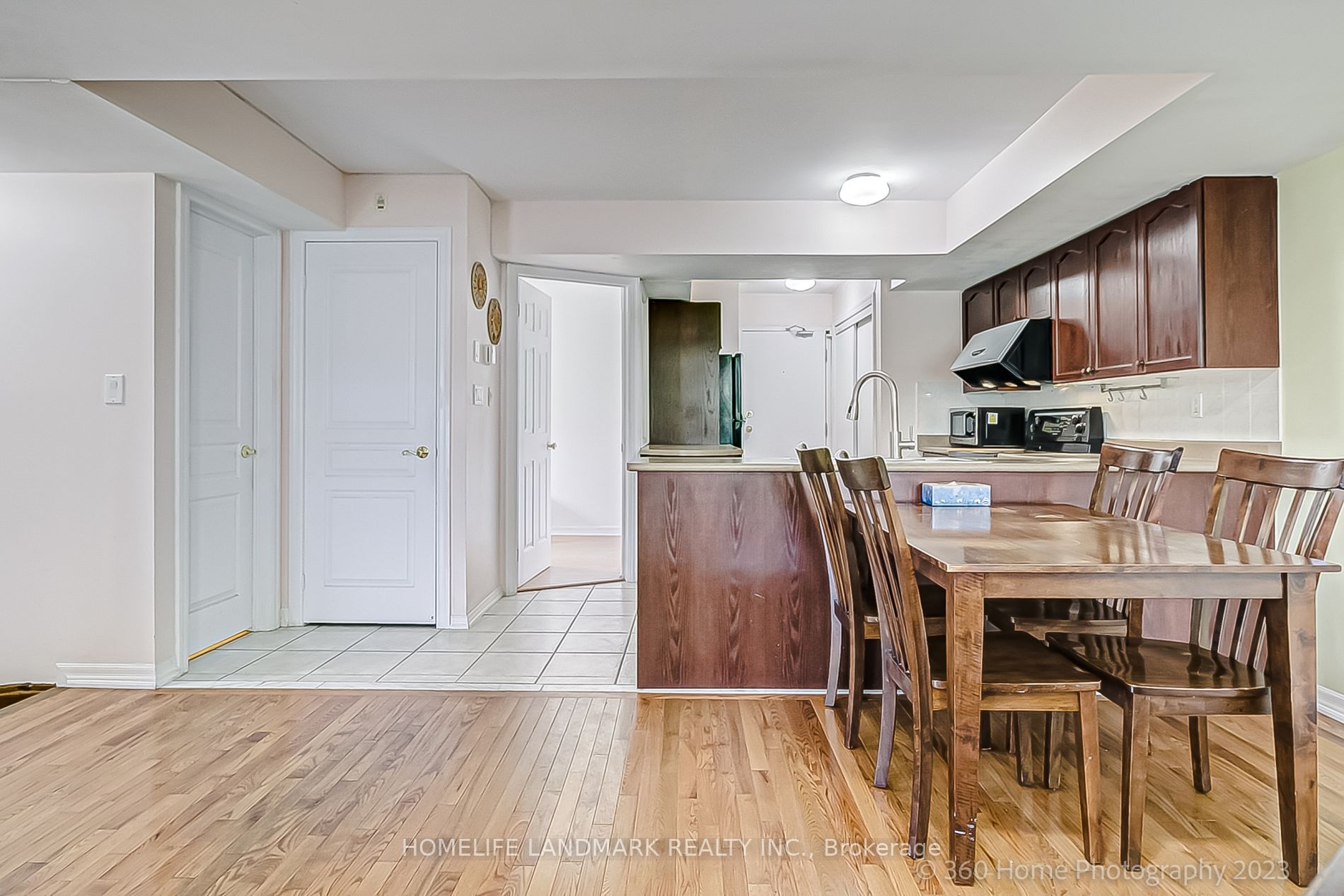 118 Finch Ave W, #20