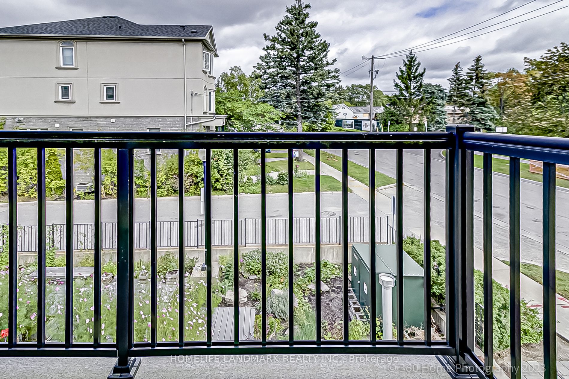 118 Finch Ave W, #20