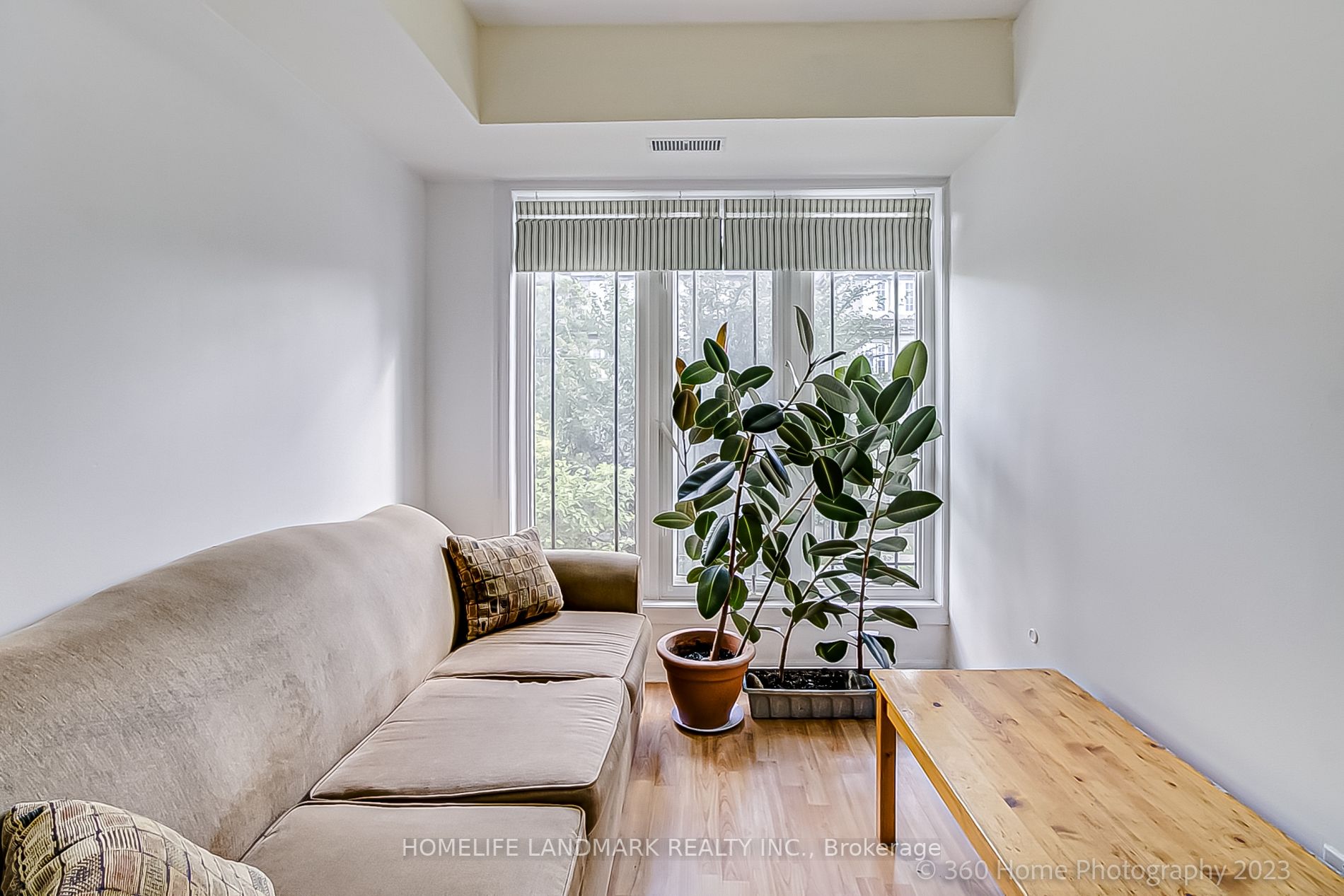 118 Finch Ave W, #20