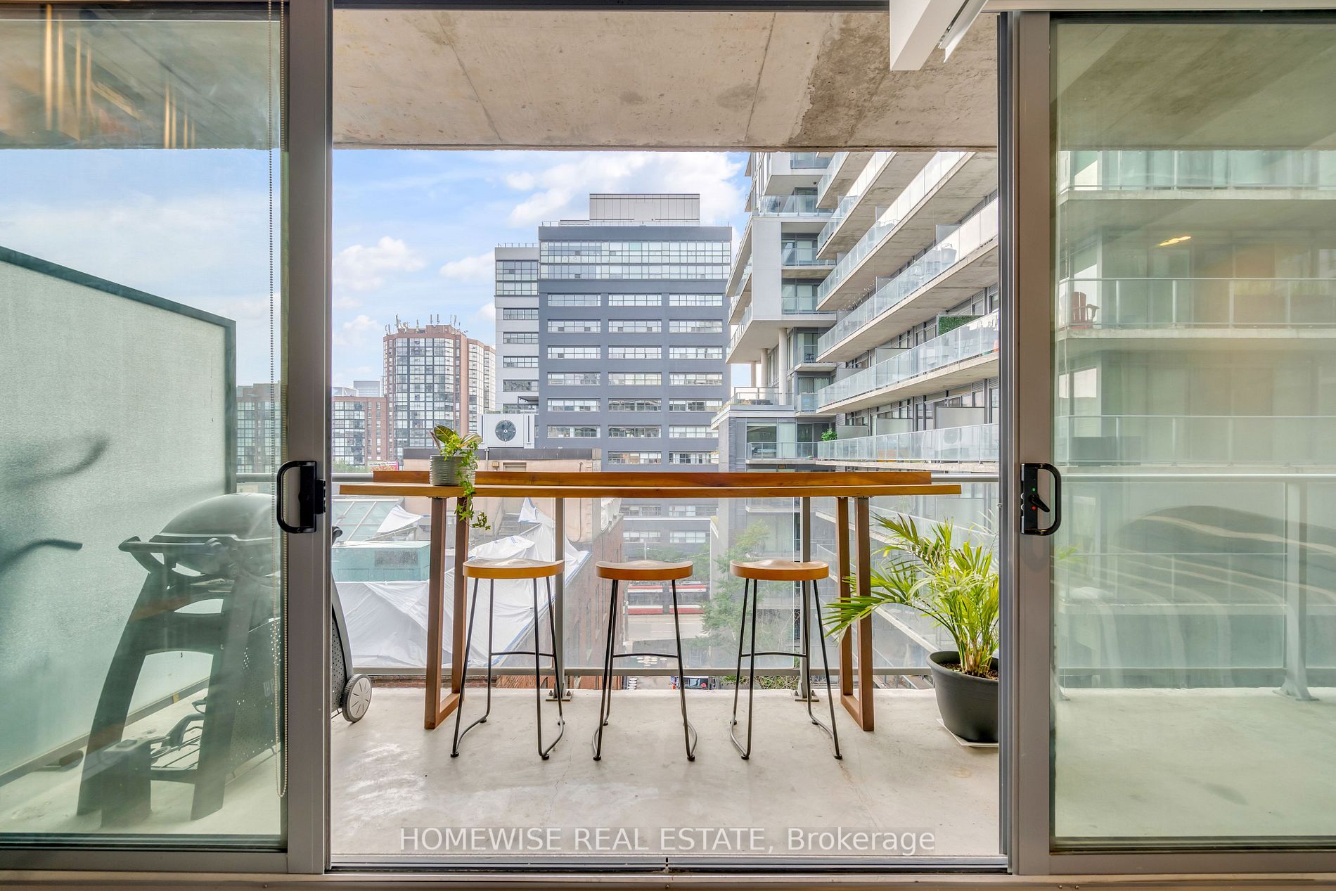 650 King St W, #602