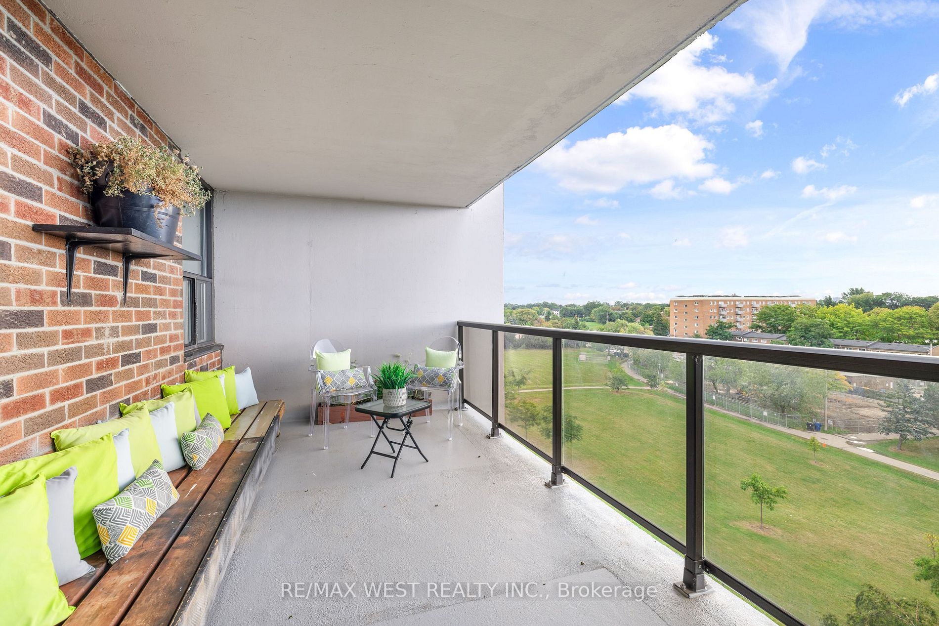45 Sunrise Ave, #607