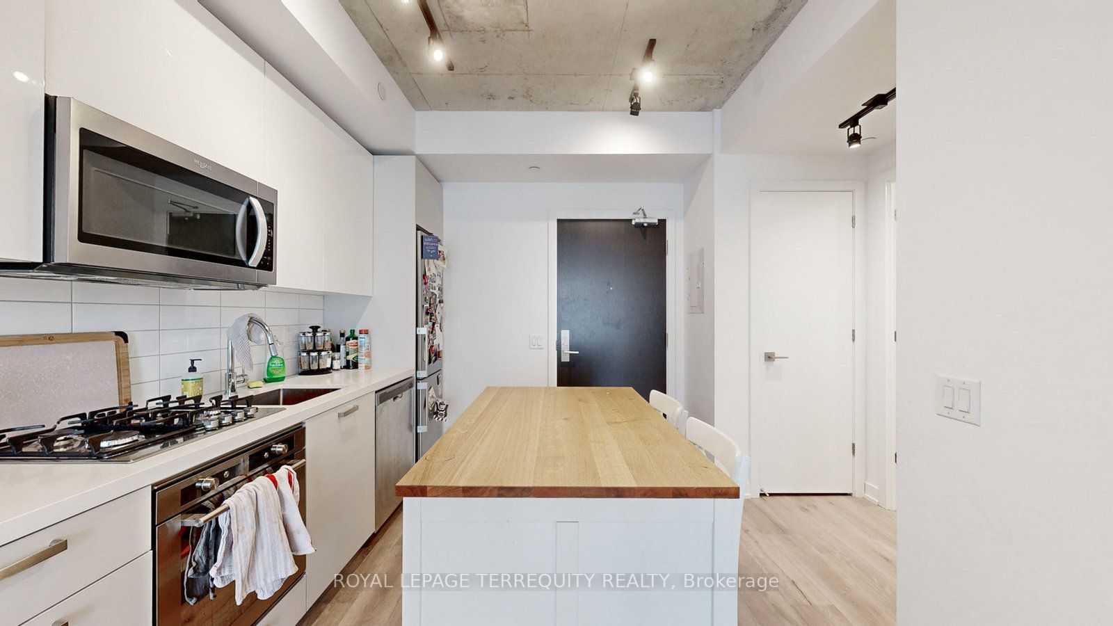Listing C6818080 - Large Photo # 9