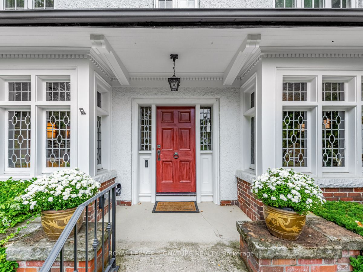 182 Strathallan Blvd