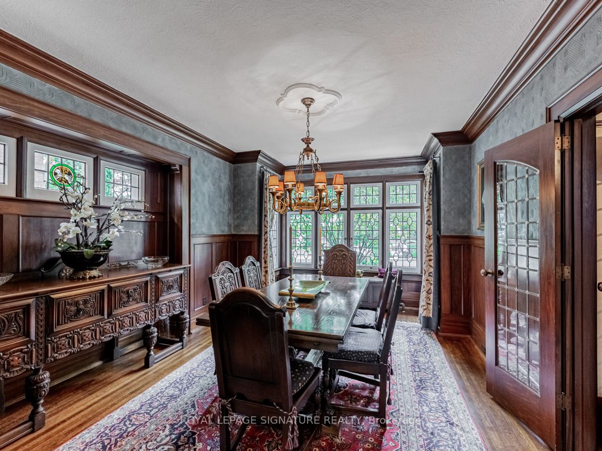 182 Strathallan Blvd