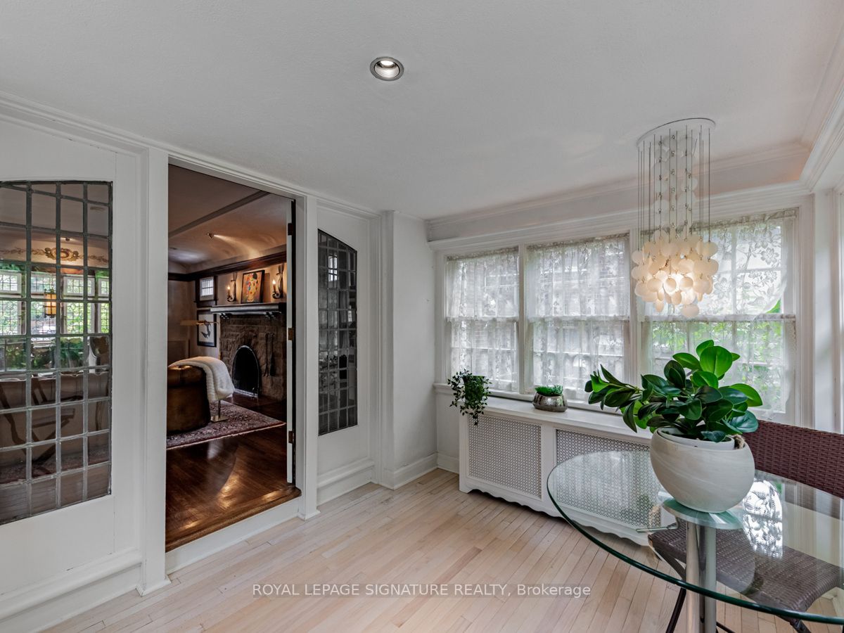 182 Strathallan Blvd