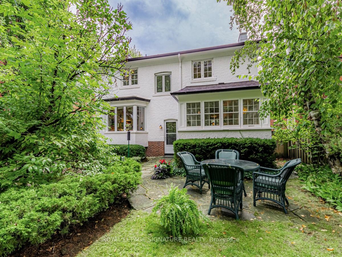 182 Strathallan Blvd
