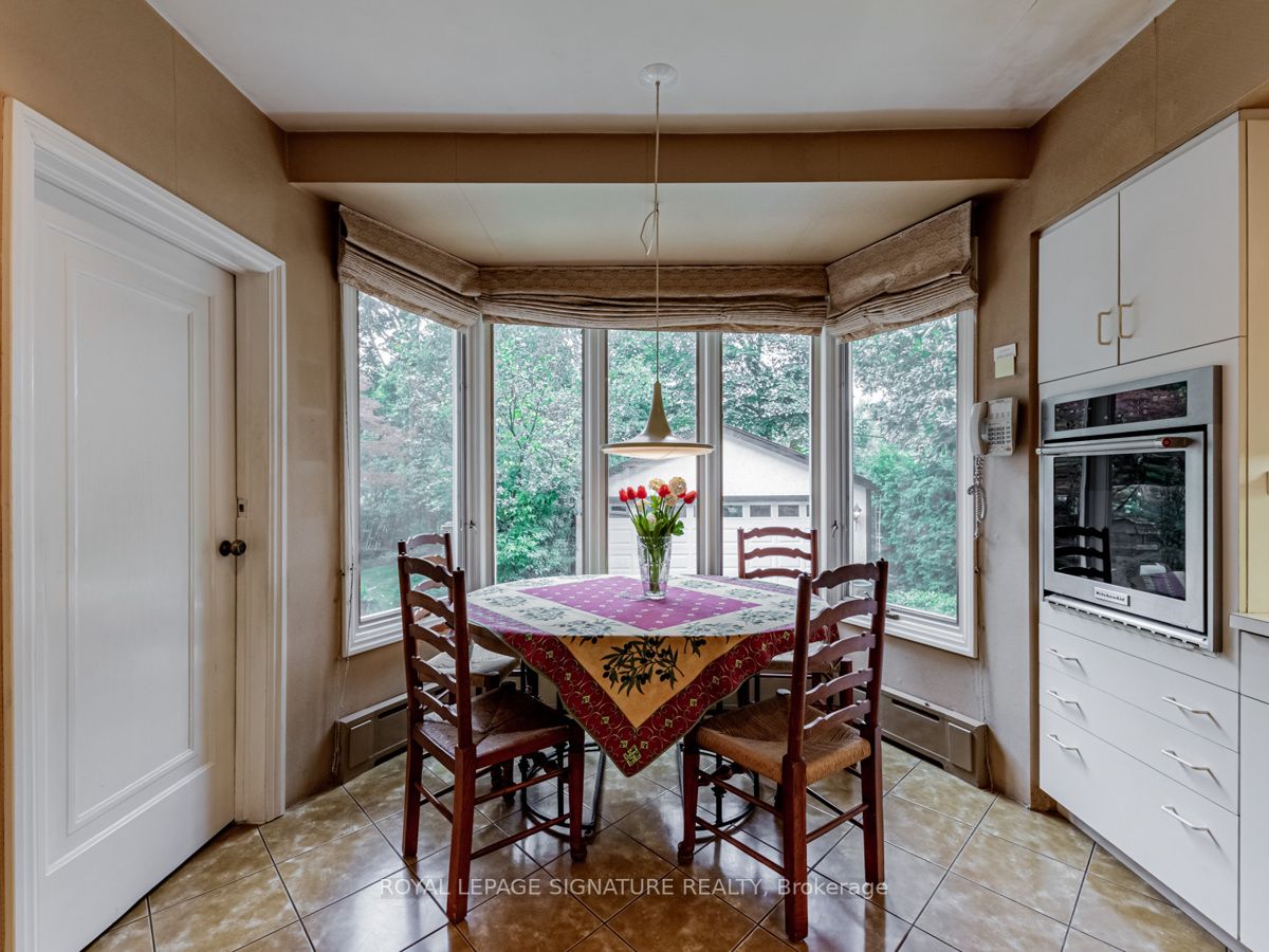 182 Strathallan Blvd