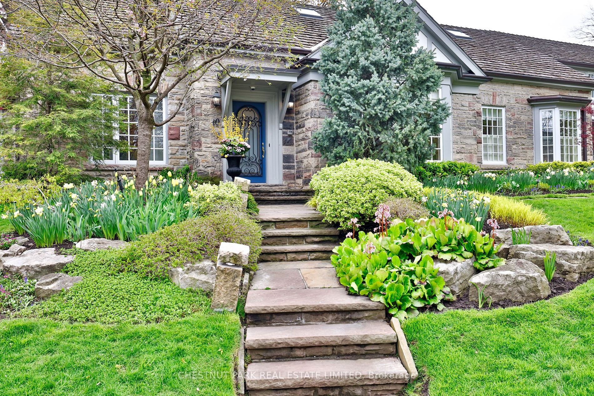 10 Weybourne Cres