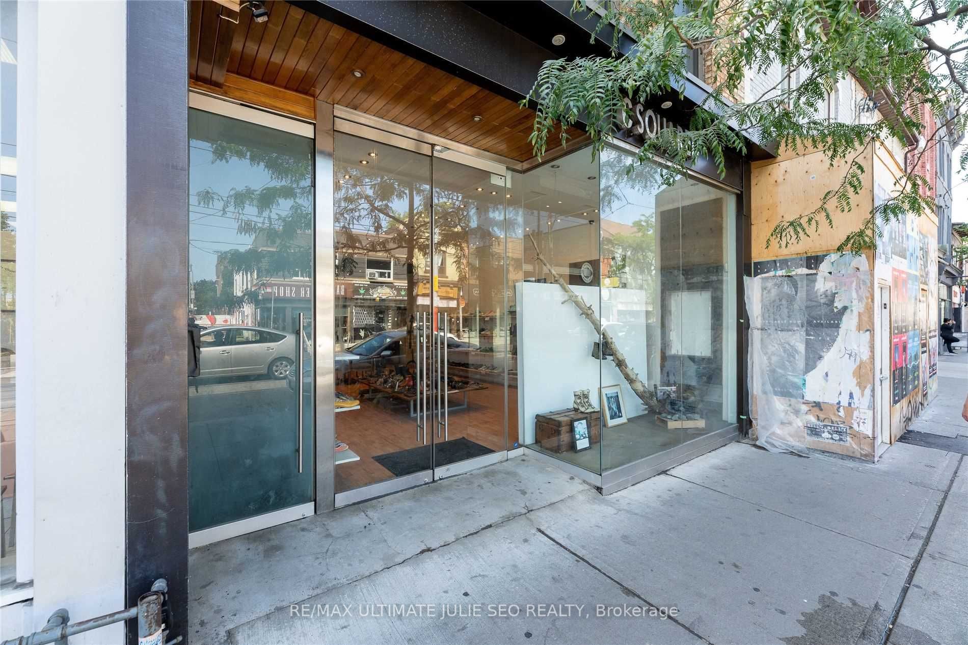 693 Queen St W, #Main