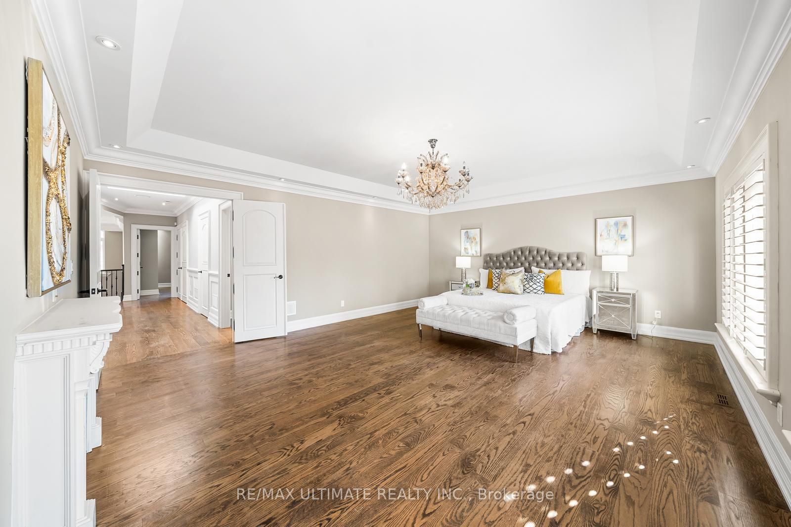 15 Roycrest Avenue