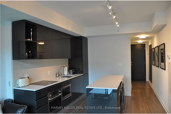 377 Madison Ave, Toronto