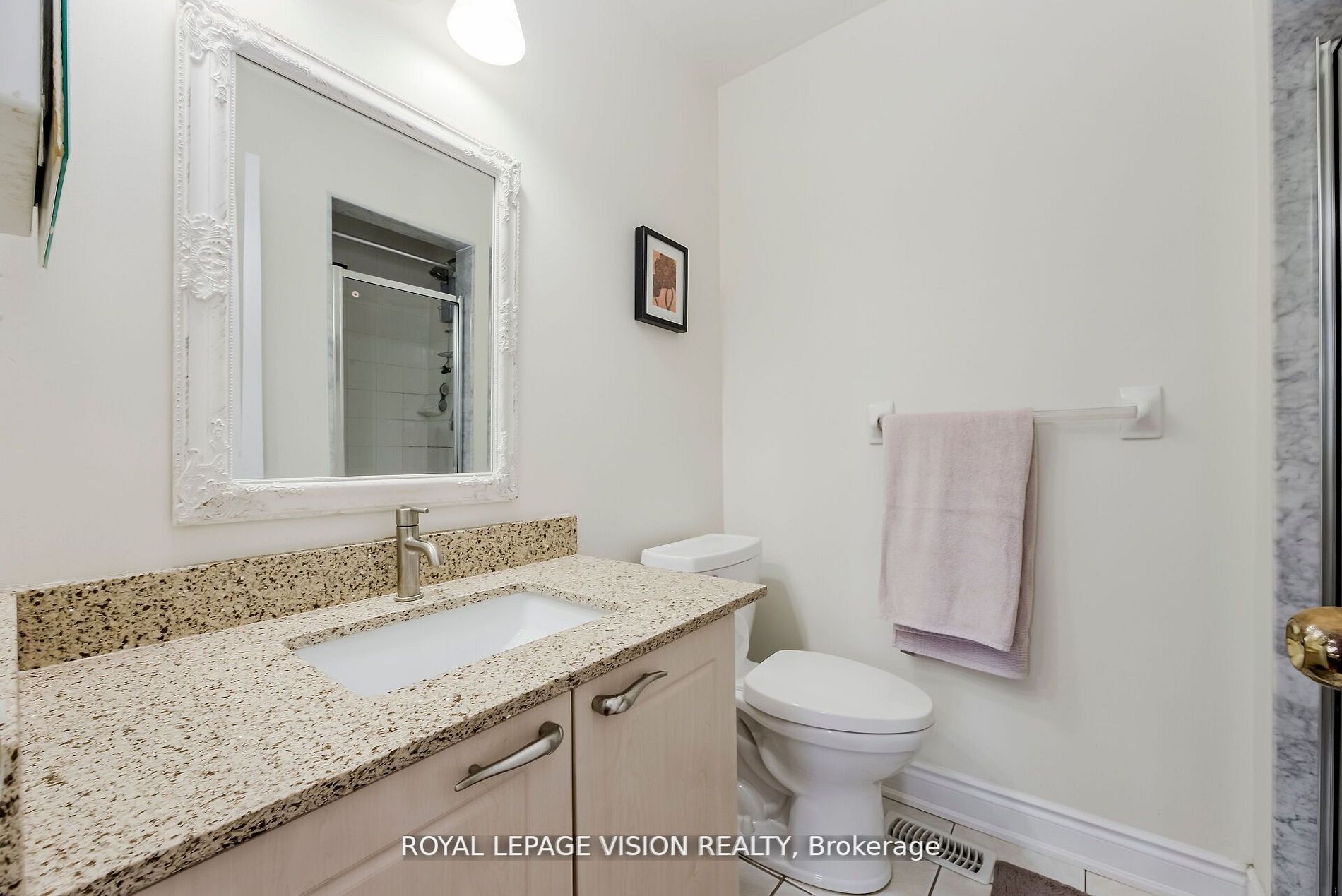 53 Hobson Ave E