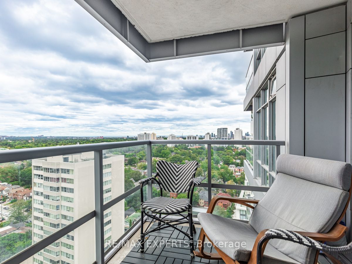 2181 Yonge St, #2212