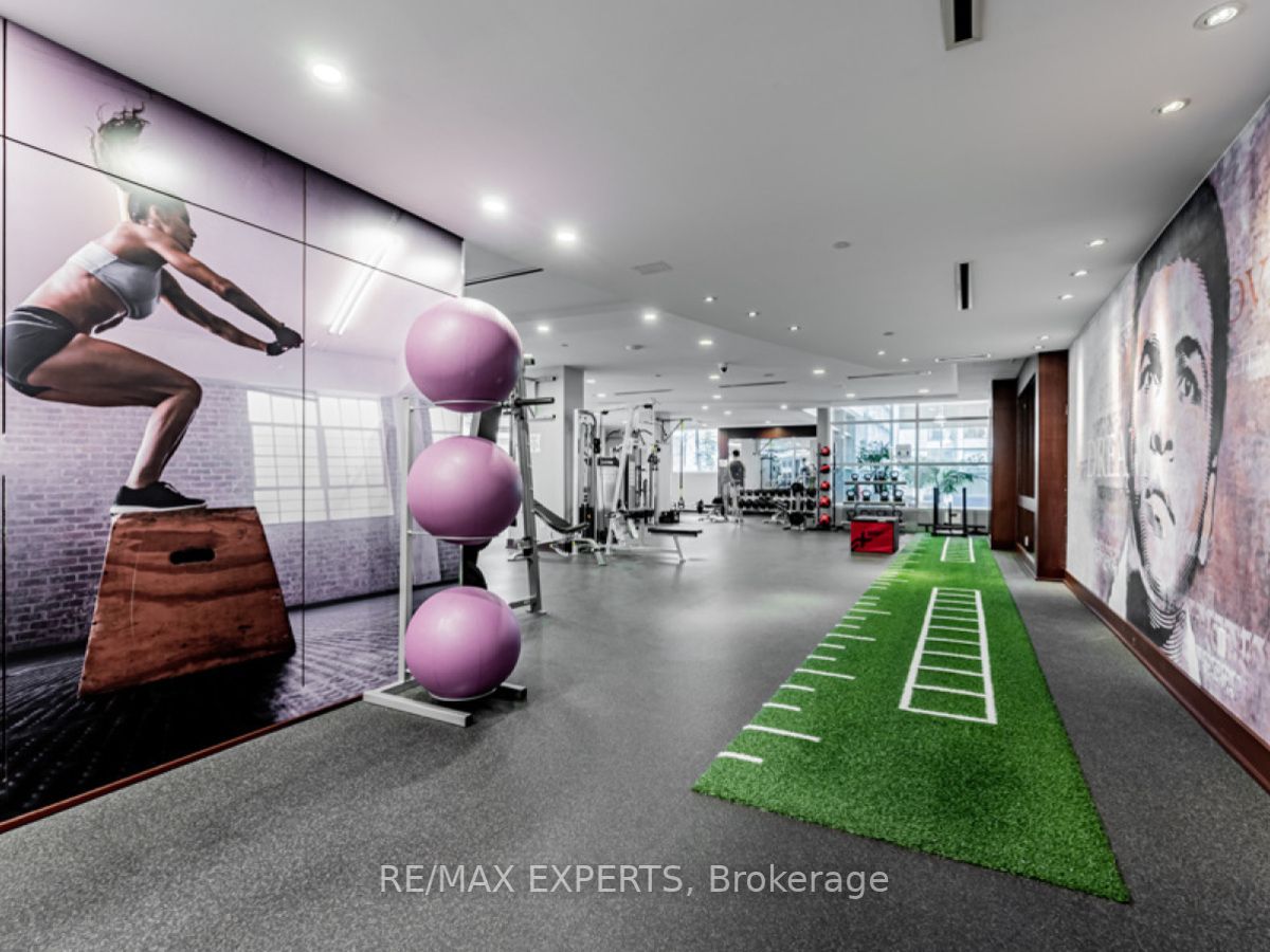 2181 Yonge St, #2212