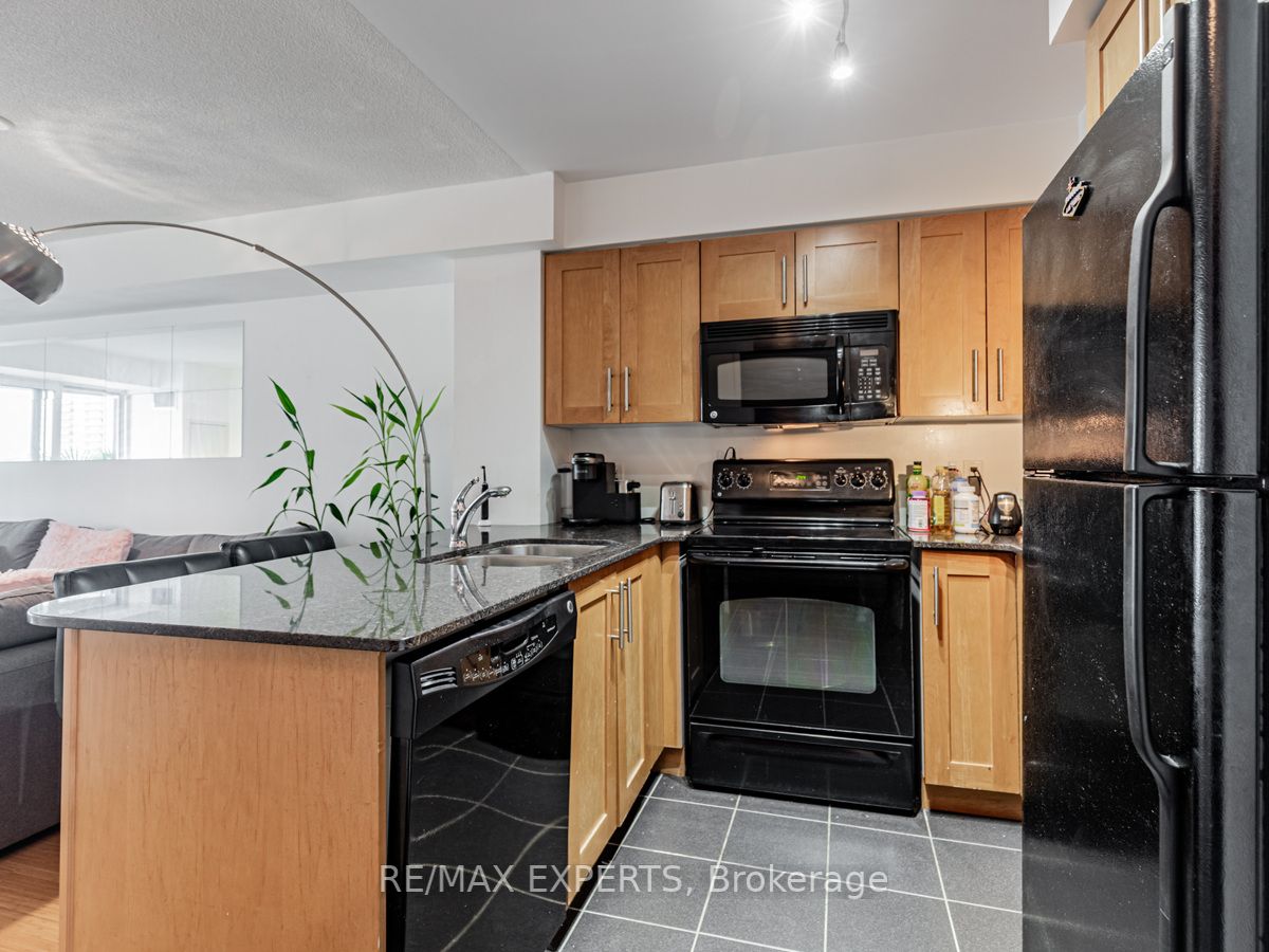 2181 Yonge St, #2212
