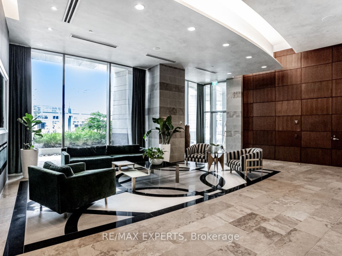 2181 Yonge St, #2212