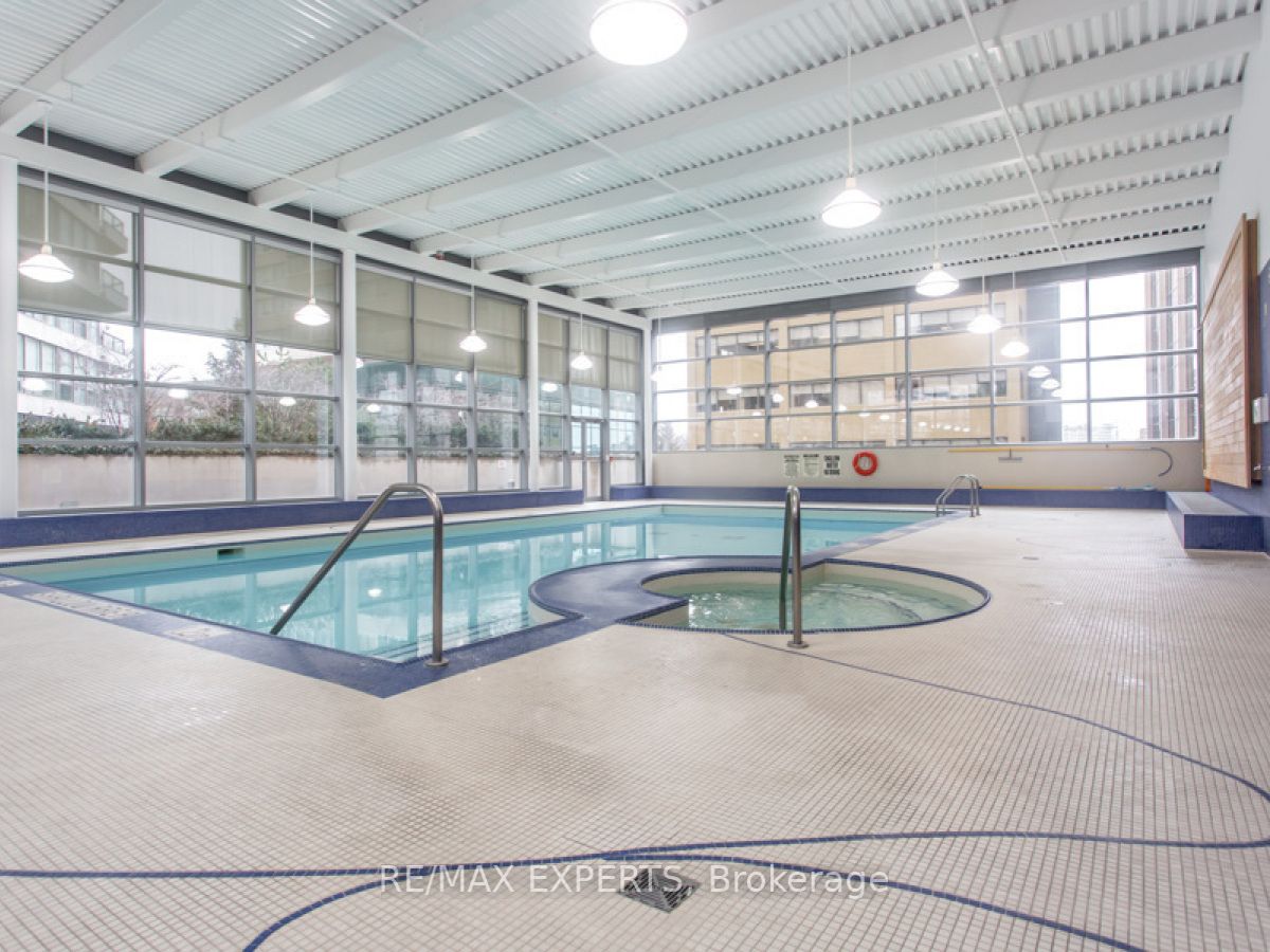 2181 Yonge St, #2212