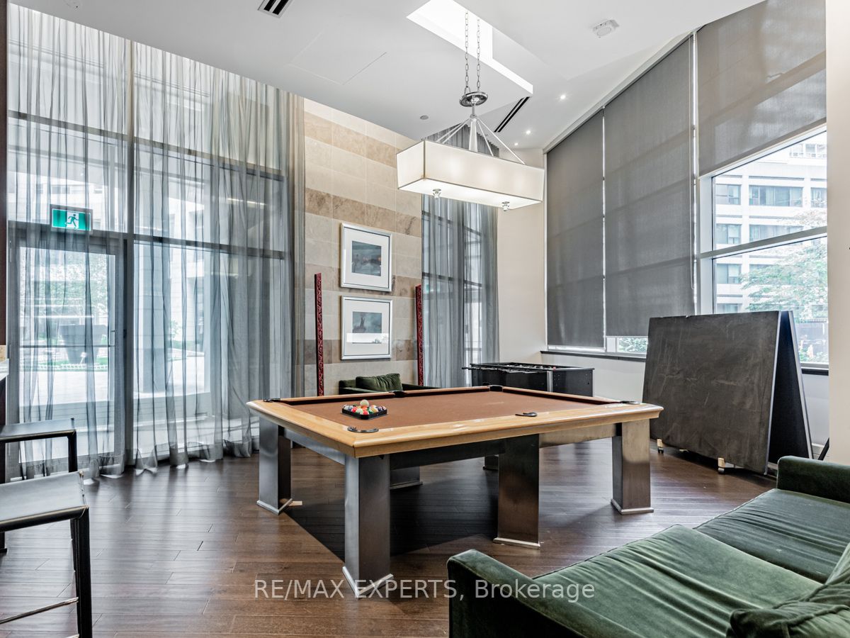 2181 Yonge St, #2212