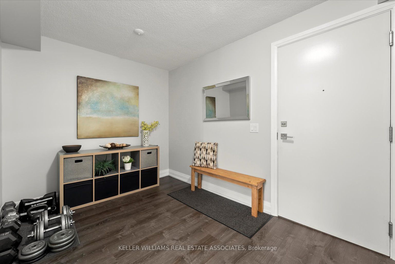 Listing C6818656 - Large Photo # 3