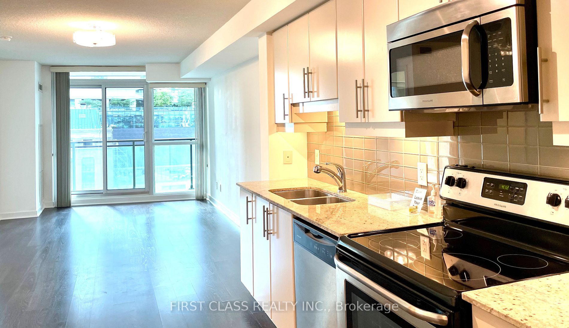 33 Bay St, #801
