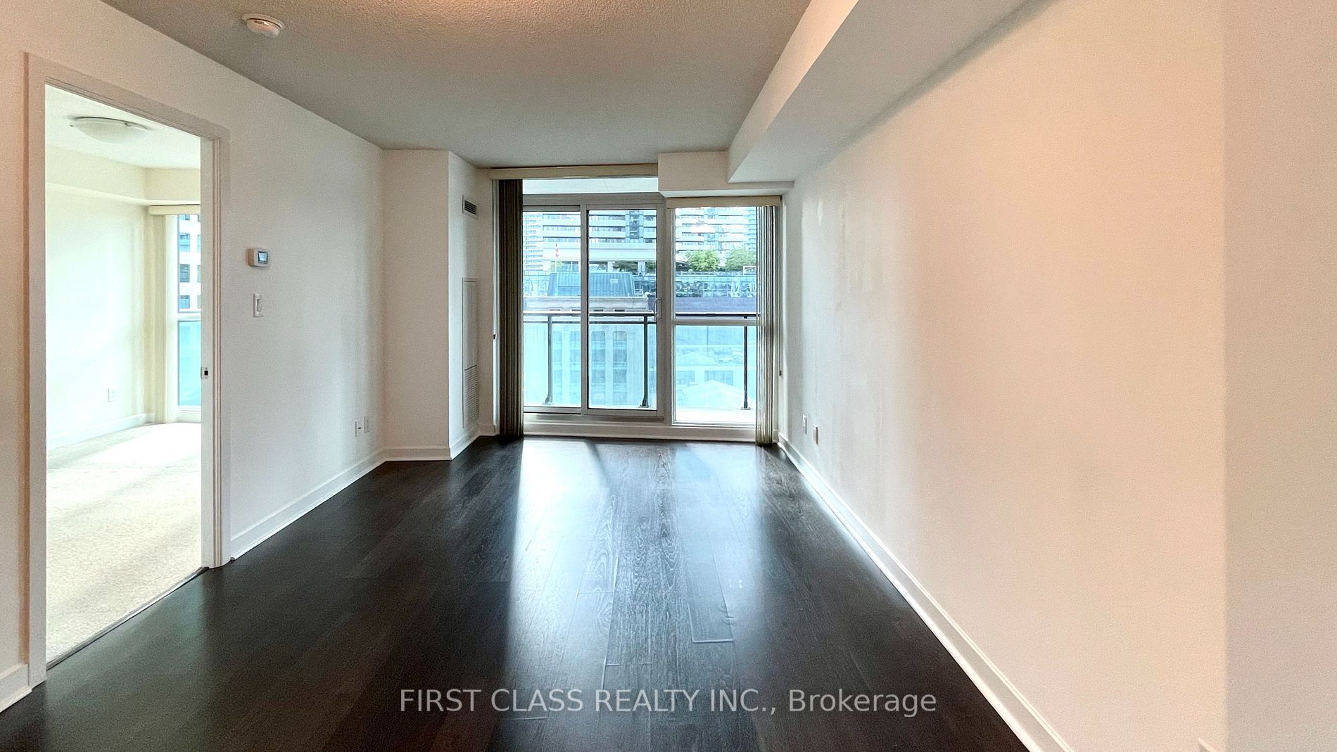 33 Bay St, #801