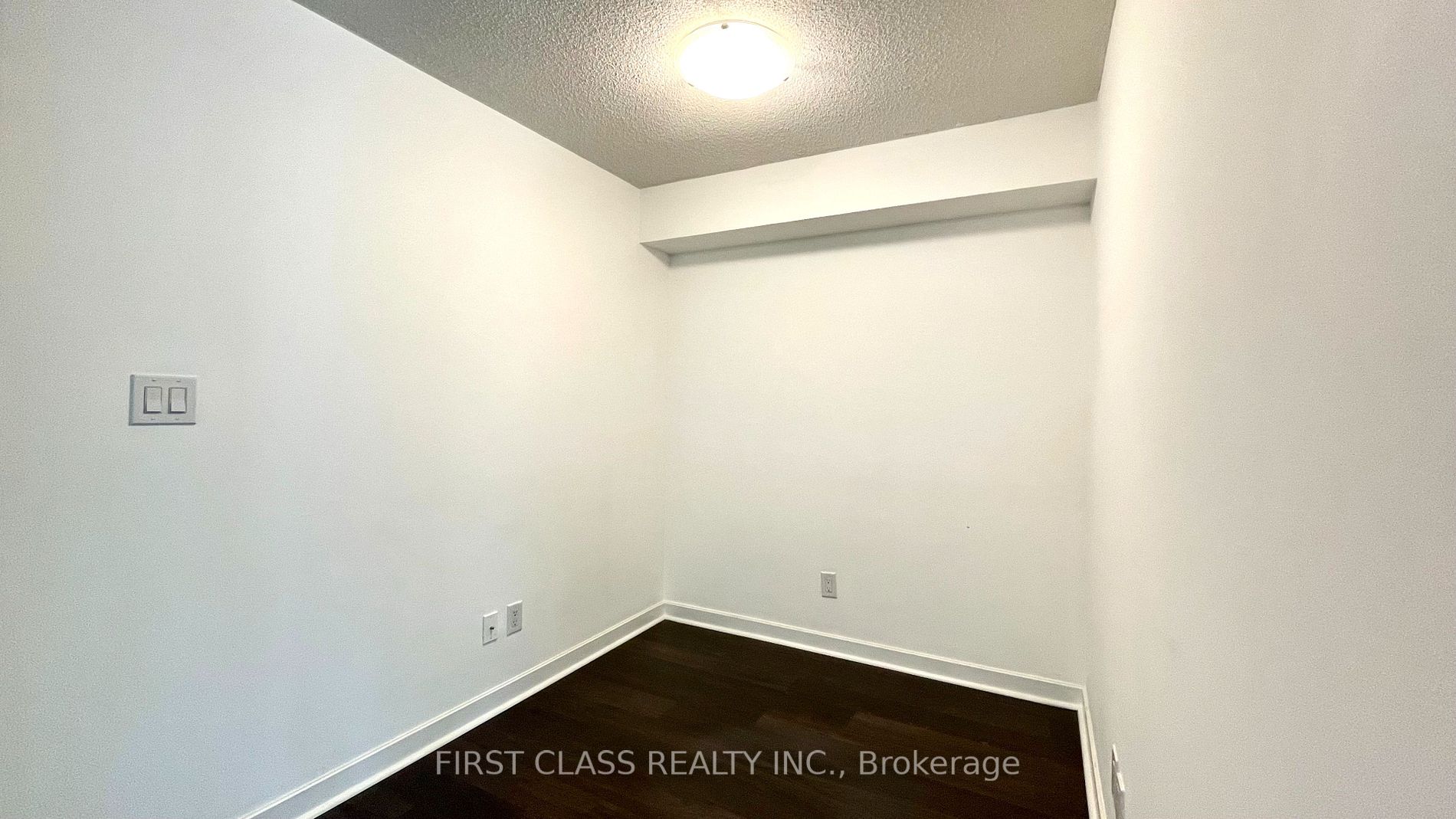 33 Bay St, #801