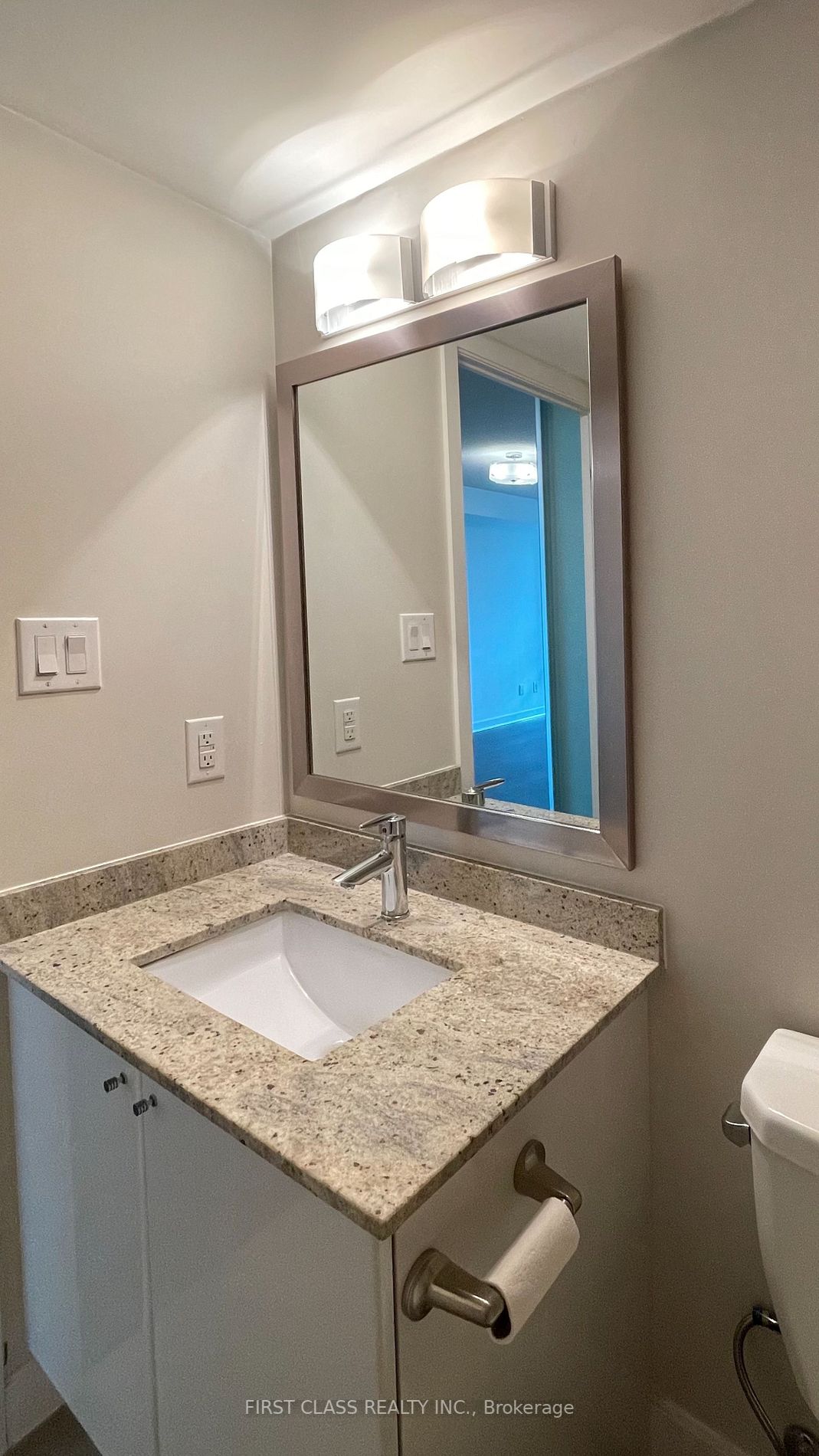 33 Bay St, #801