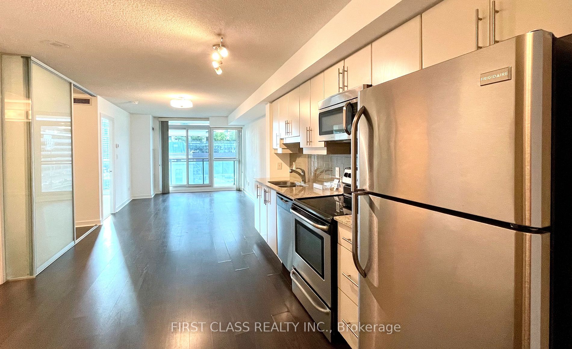 33 Bay St, #801