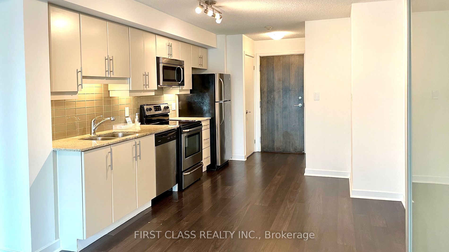 33 Bay St, #801