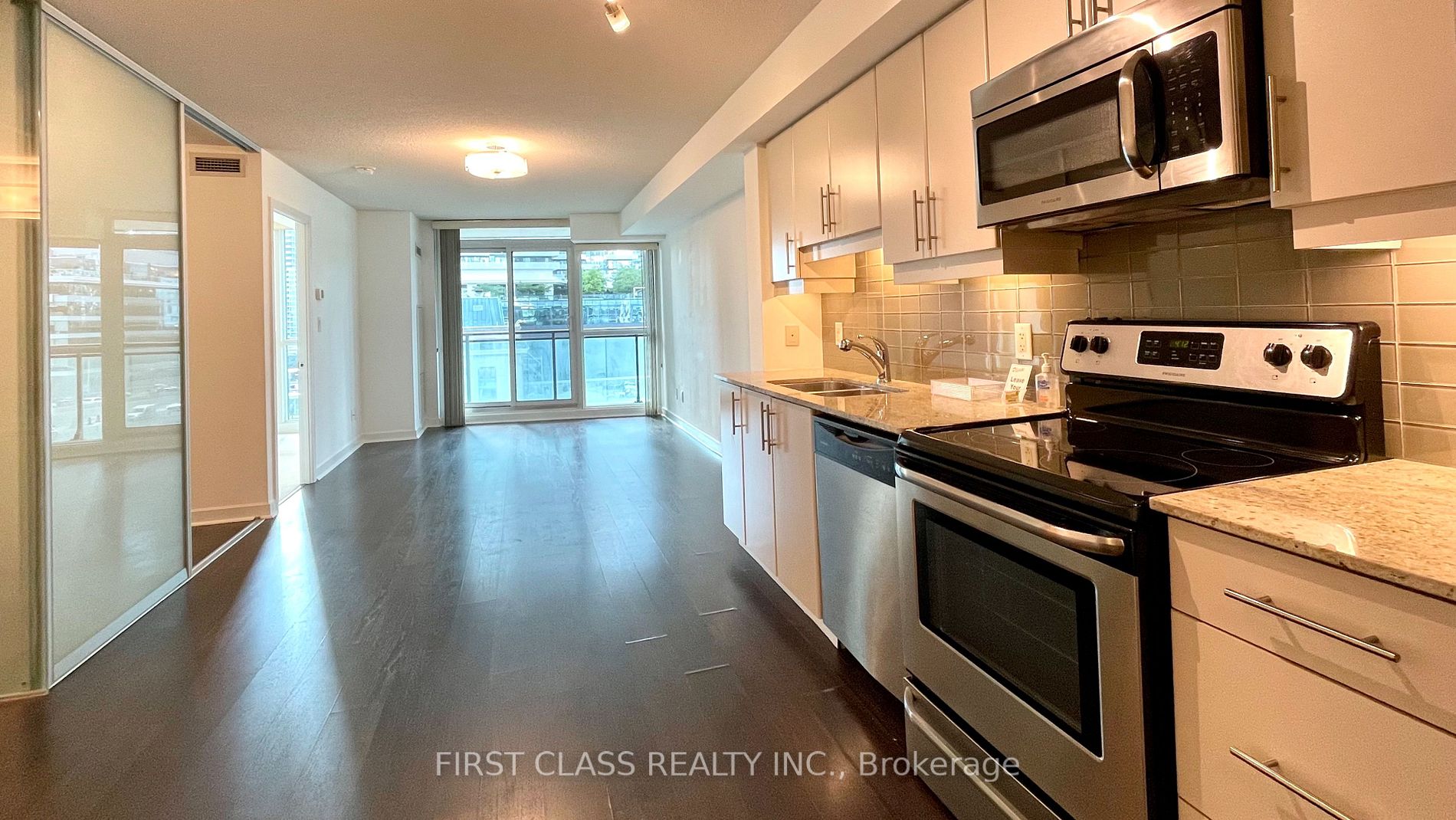 33 Bay St, #801