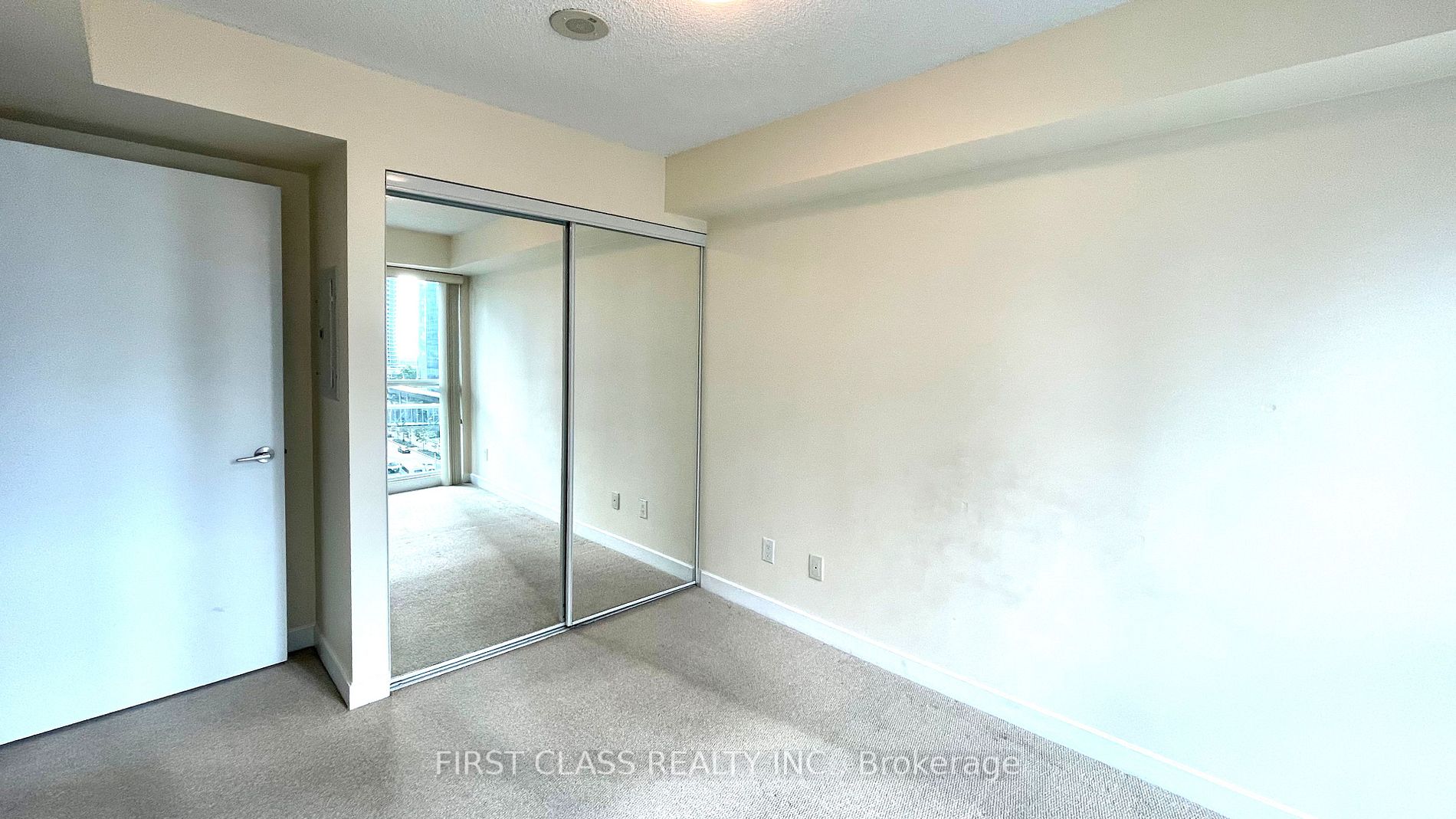 33 Bay St, #801