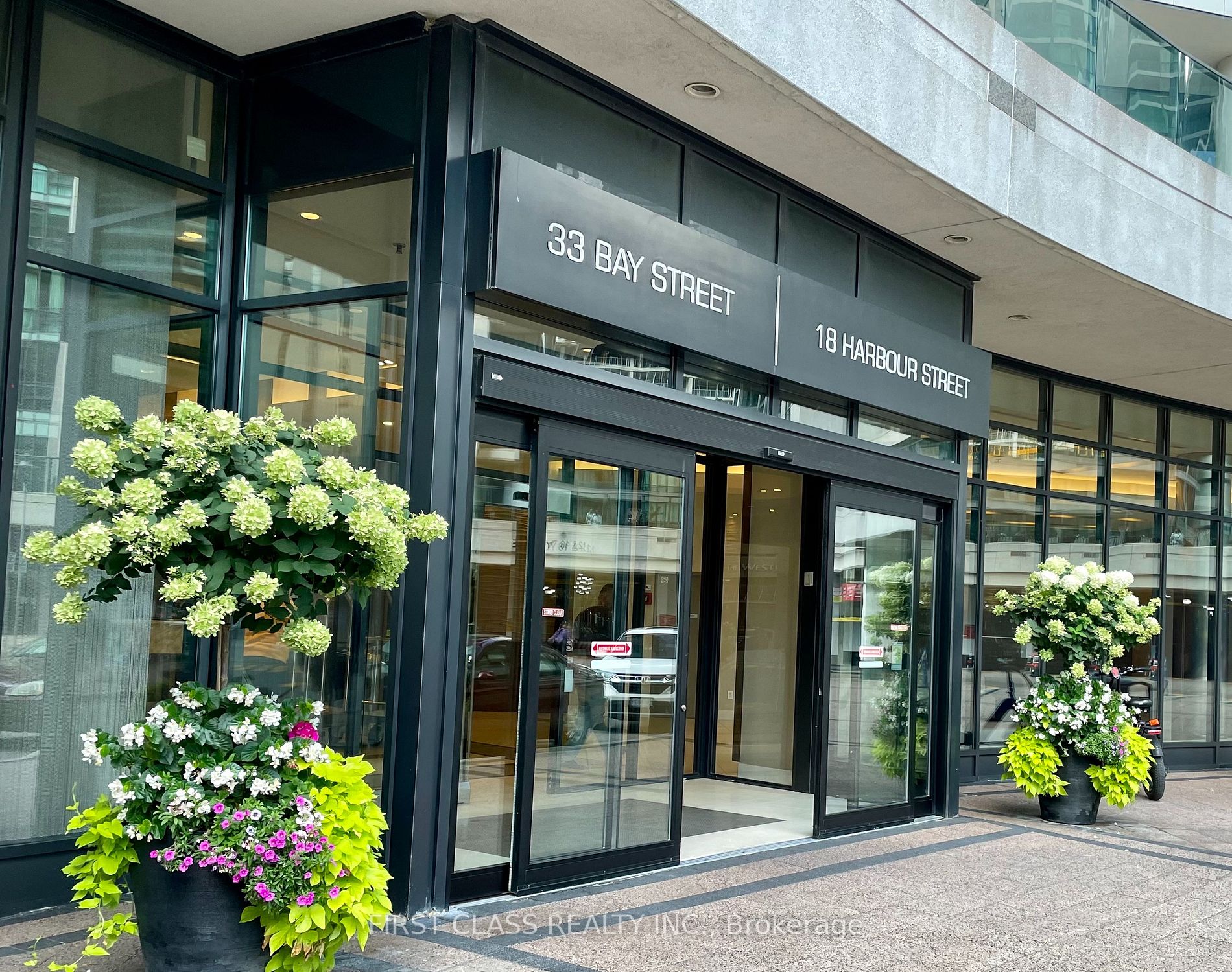 33 Bay St, #801