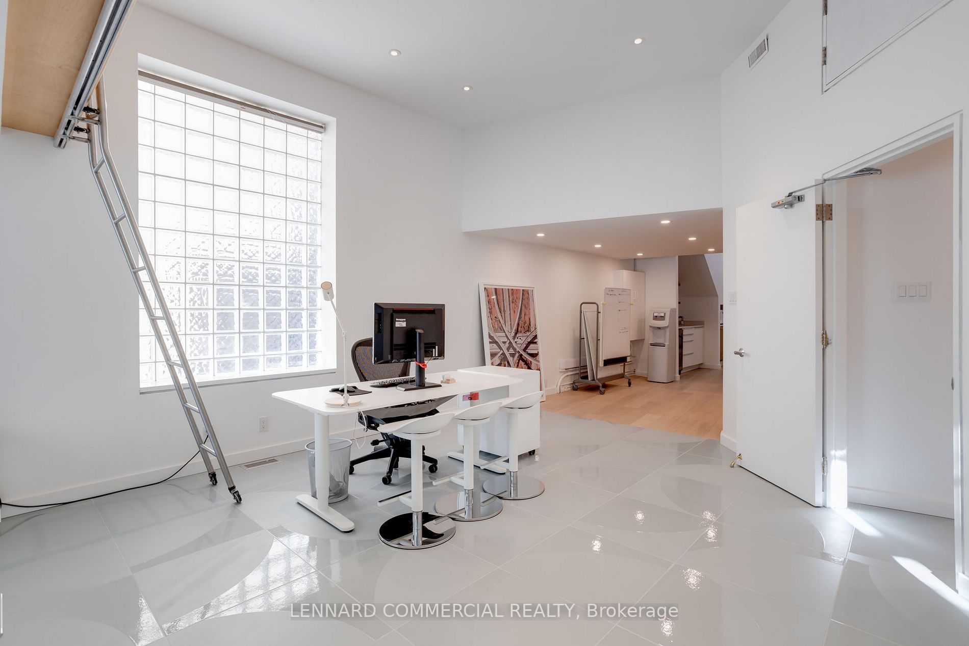 115 Walnut Ave