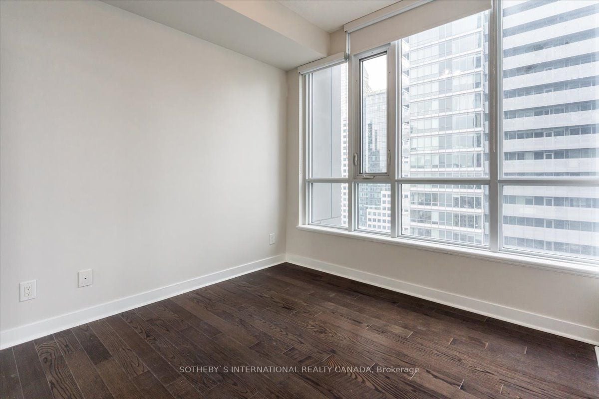 295 Adelaide St W, #2109