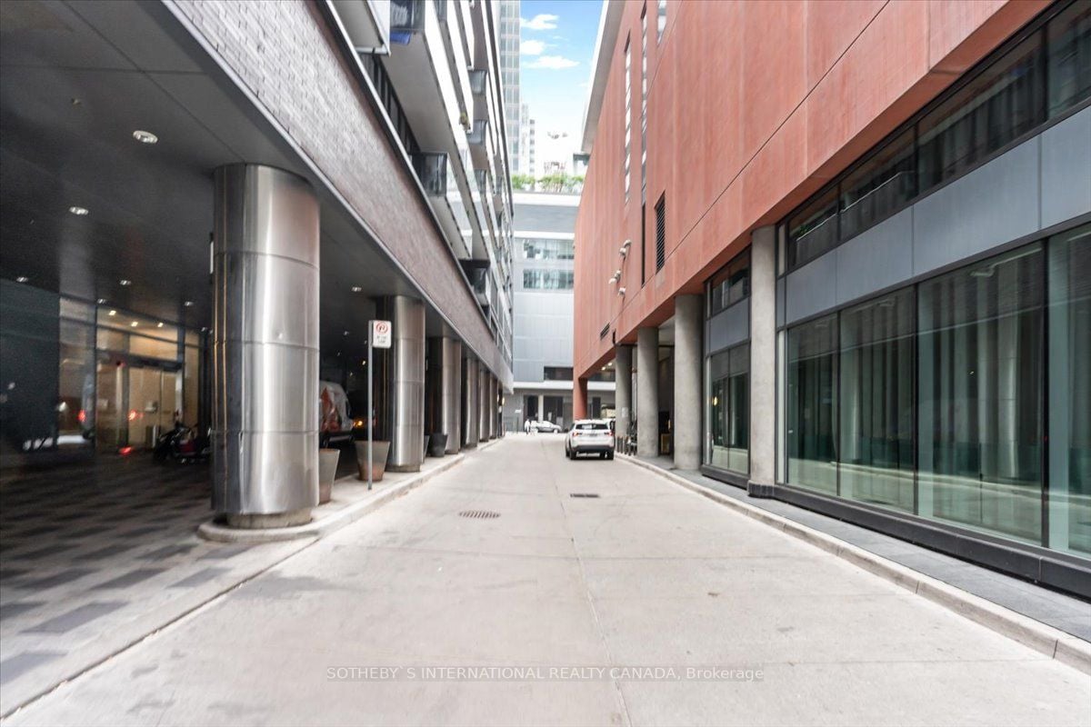 295 Adelaide St W, #2109