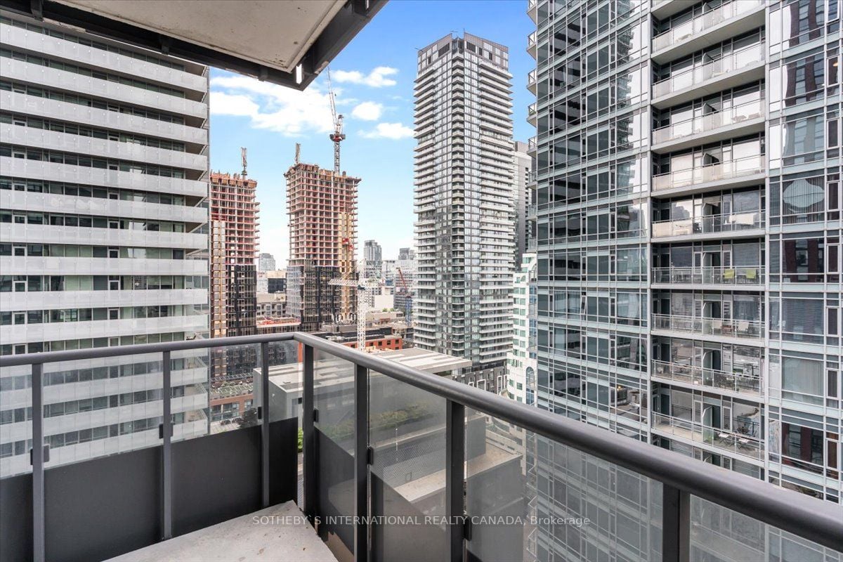 295 Adelaide St W, #2109
