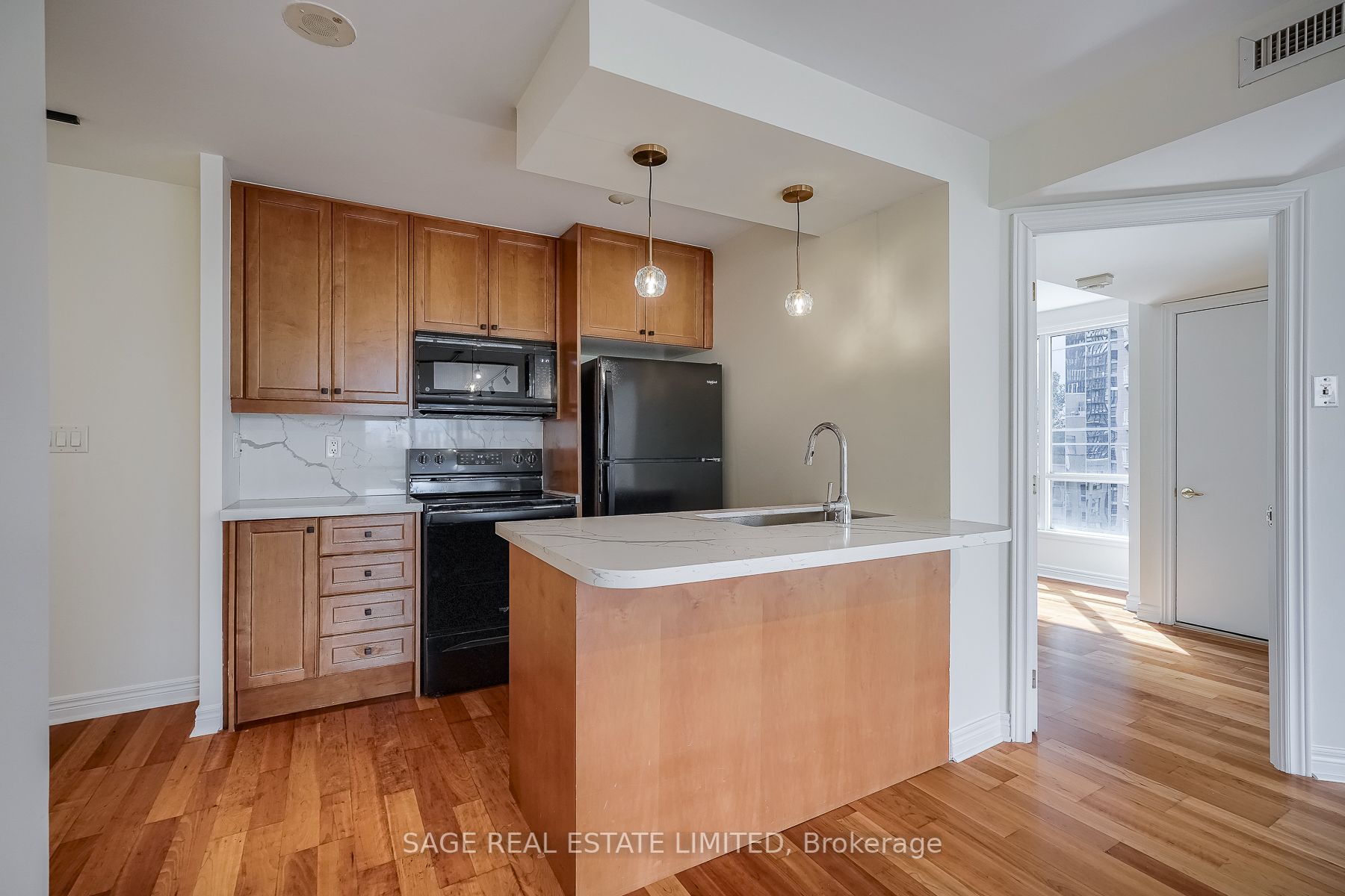 100 Hayden St, #901