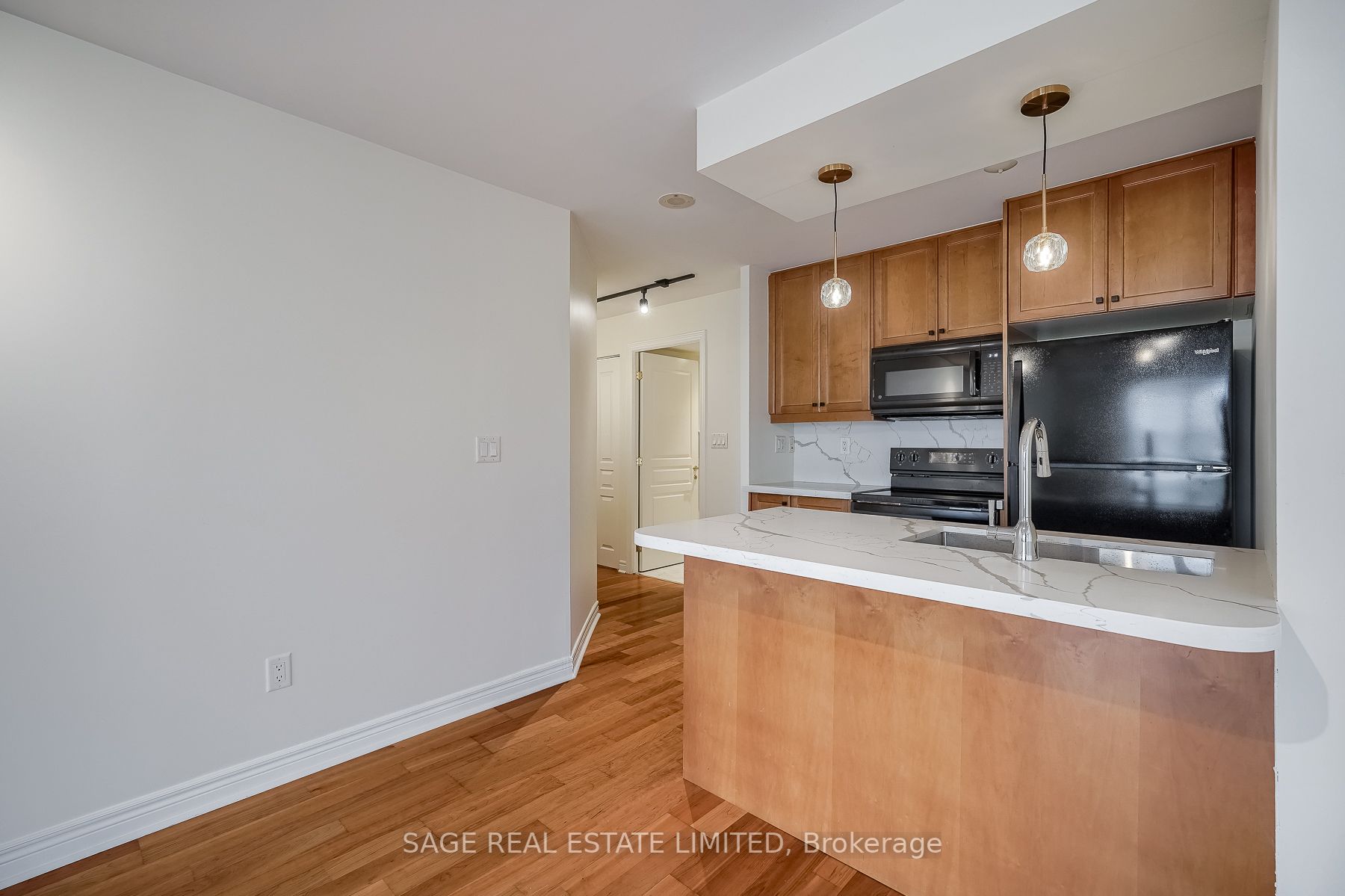100 Hayden St, #901