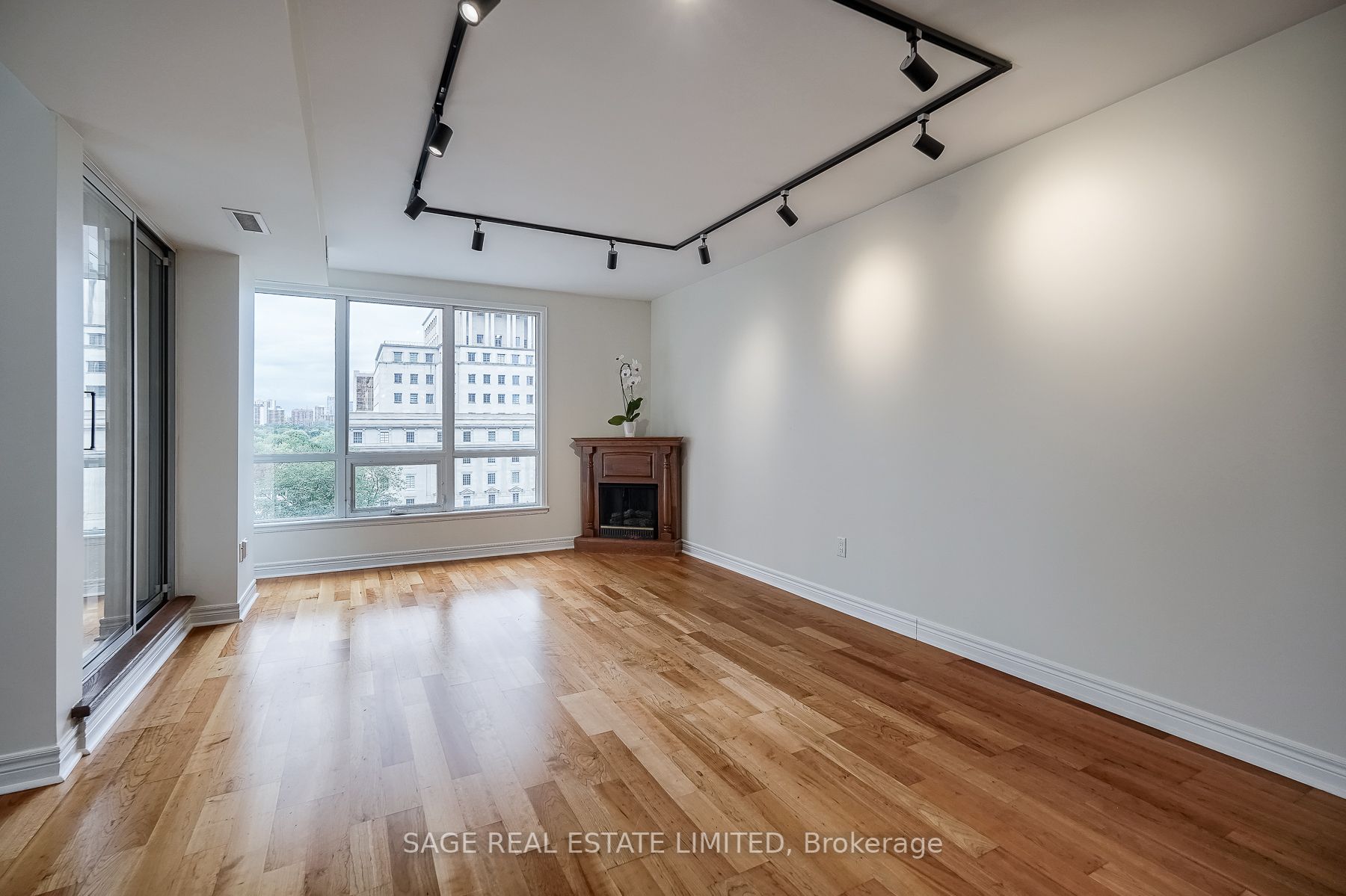 100 Hayden St, #901