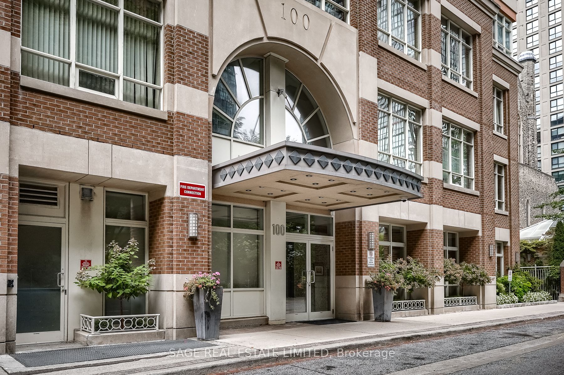 100 Hayden St, #901