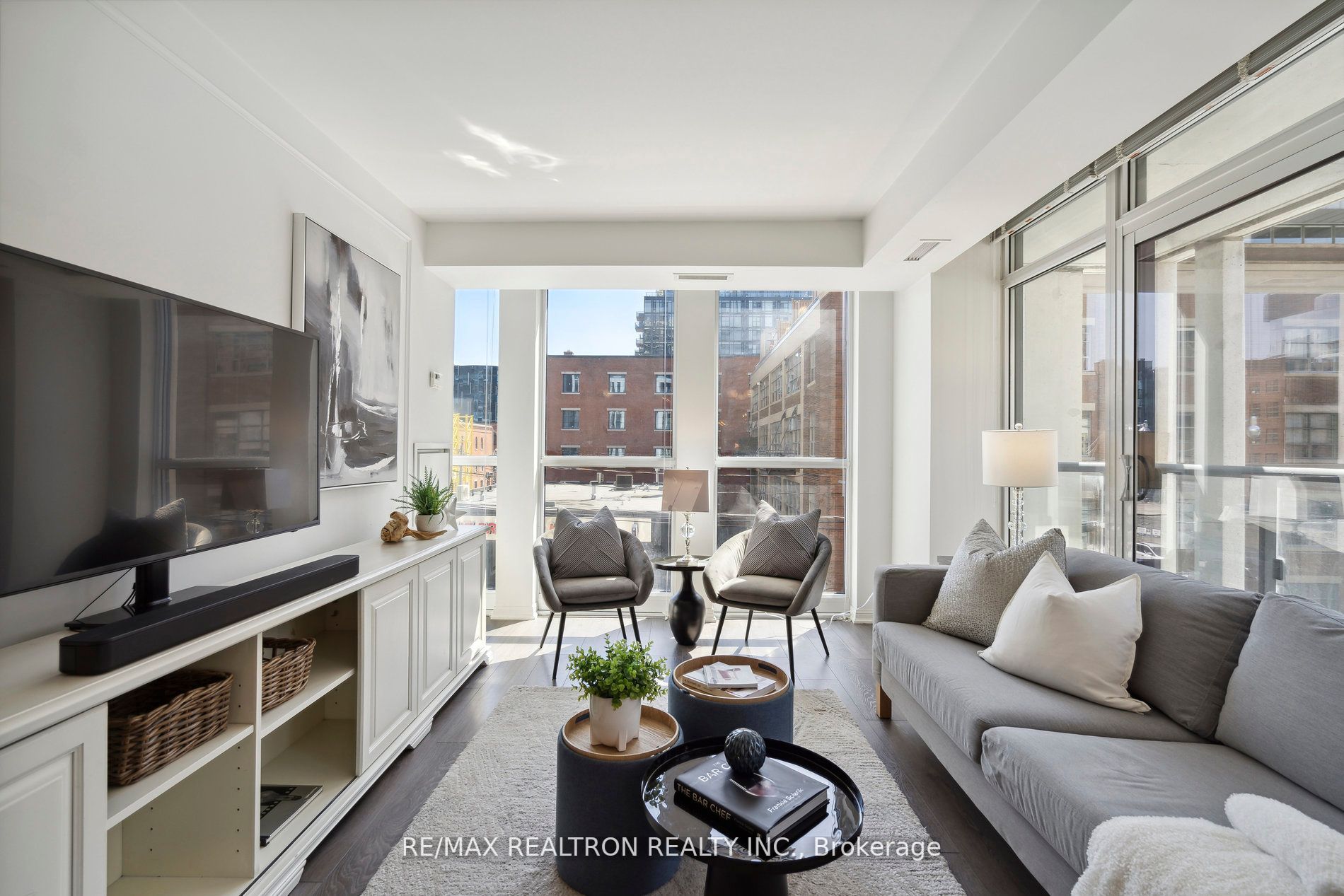 400 Adelaide St E, #306