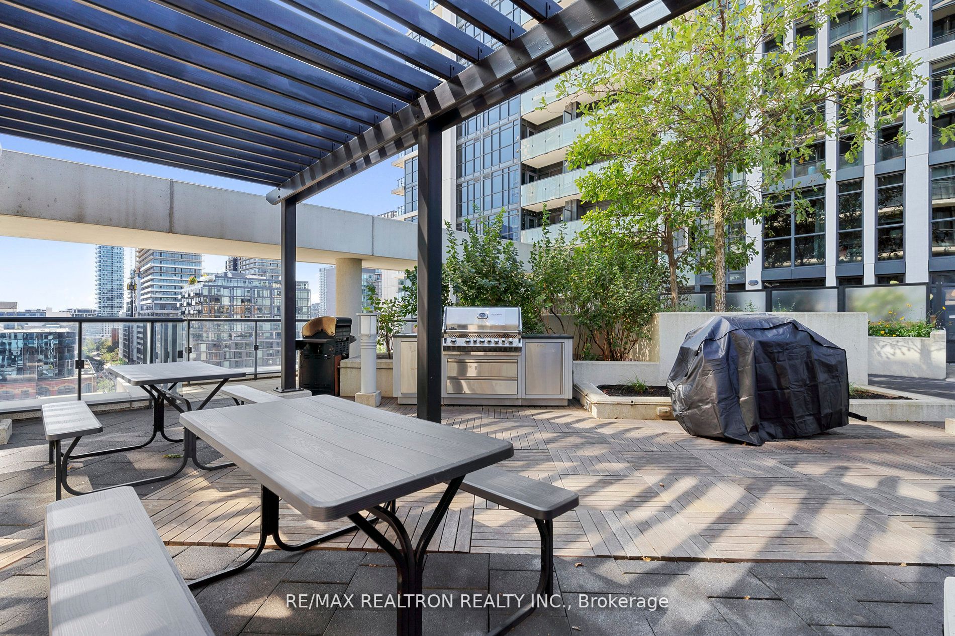 400 Adelaide St E, #306