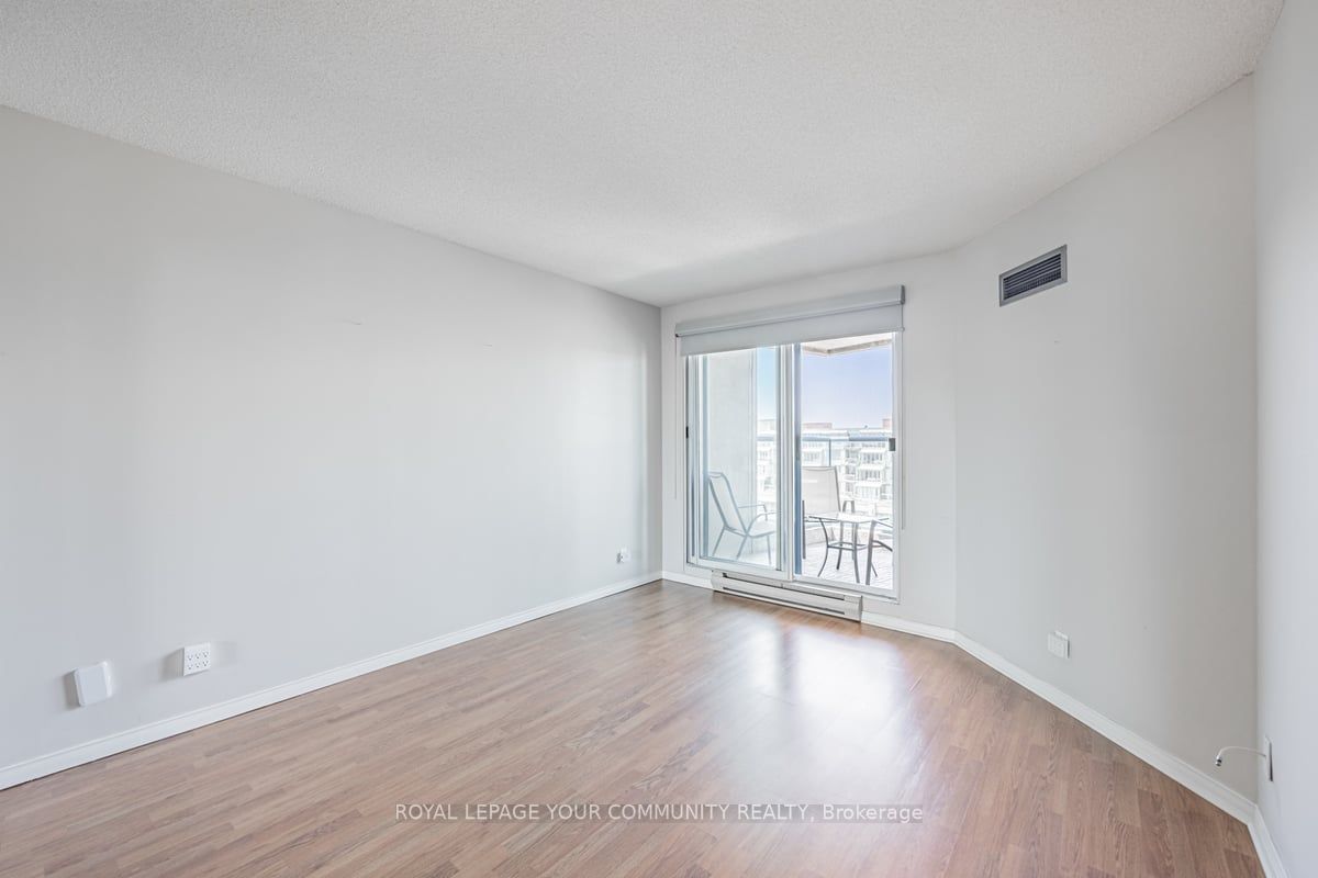 77 Harbour Sq, #1611