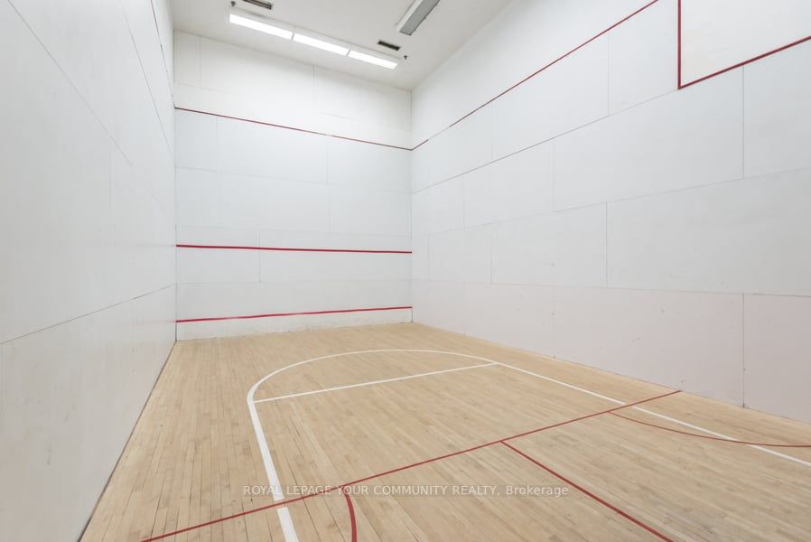 77 Harbour Sq, #1611