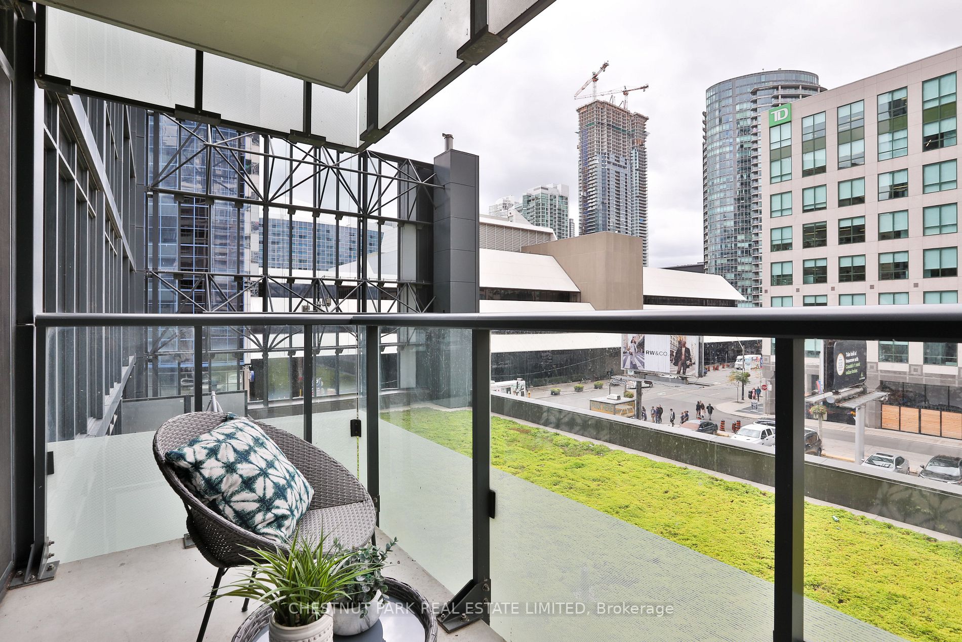 300 Front St W, #314